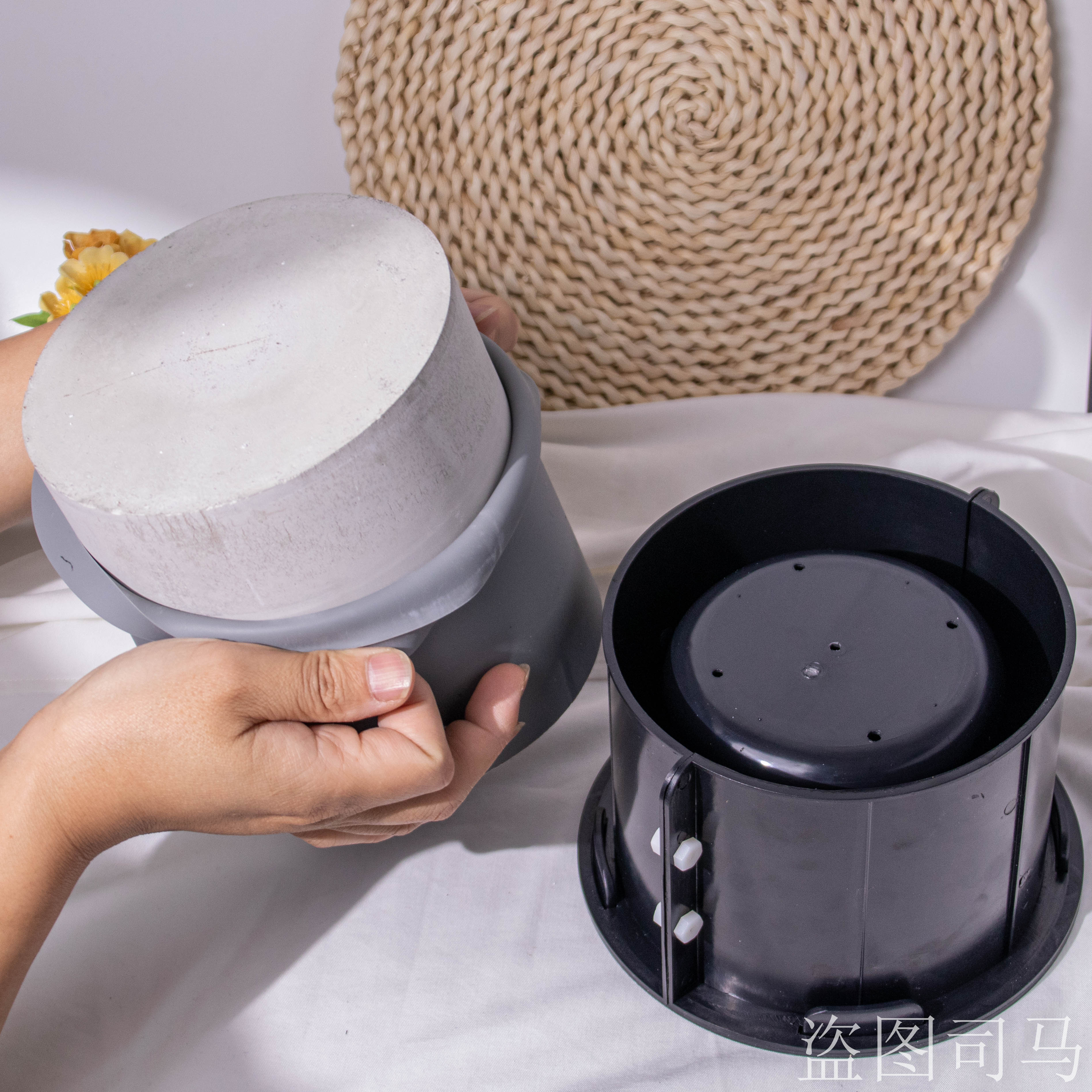 Potsticker Mold - Large Round Flower Pot Cement Molds